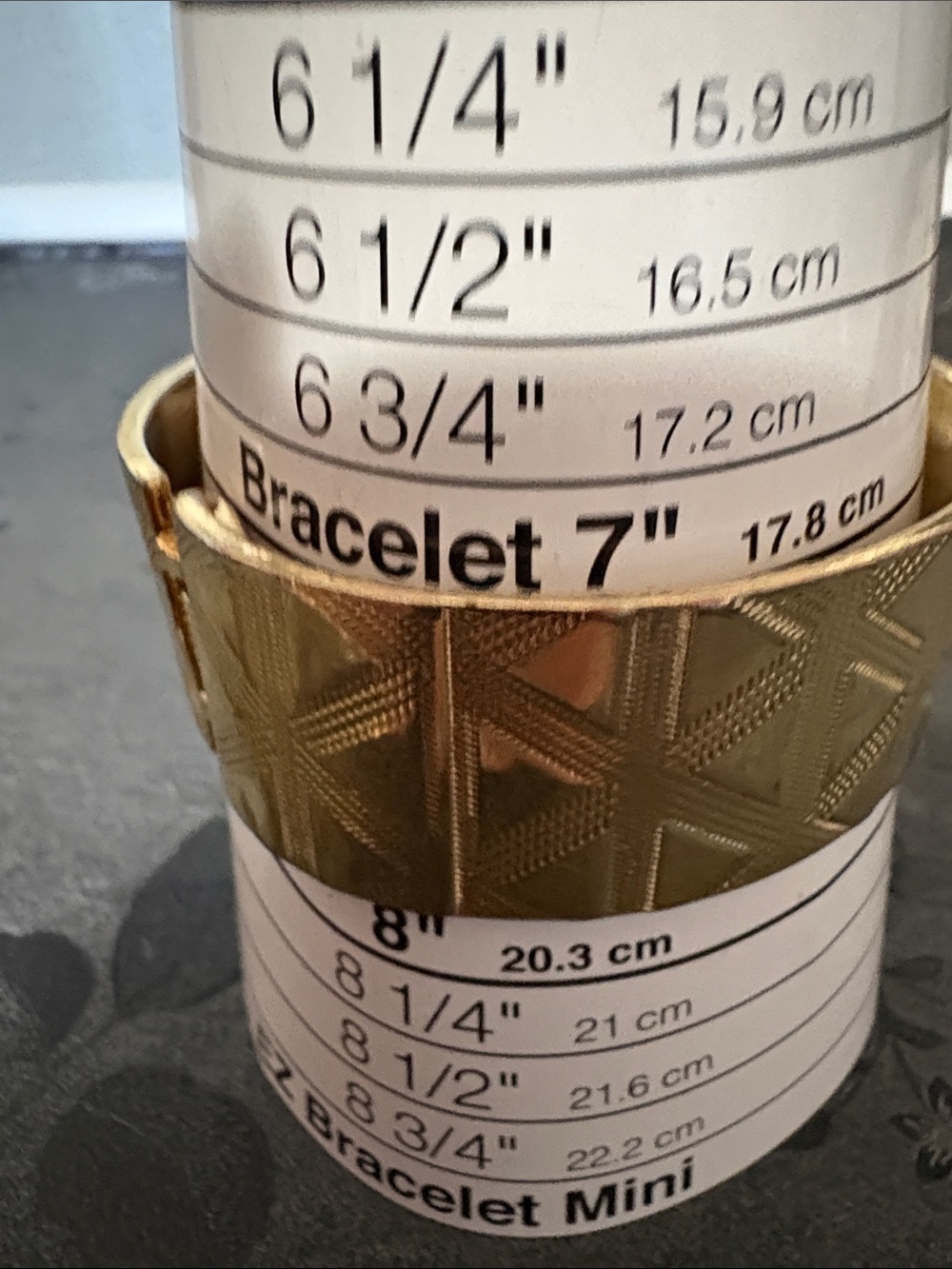 VINTAGE GEOMETRIC EMBOSSED TEXTER GOLD-TONE FINISH HINGED 7" CUFF BRACELET - Picture 8 of 8